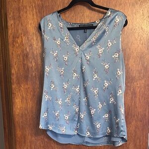 White House Black Market sleeveless blouse - dusty blue floral print size 16